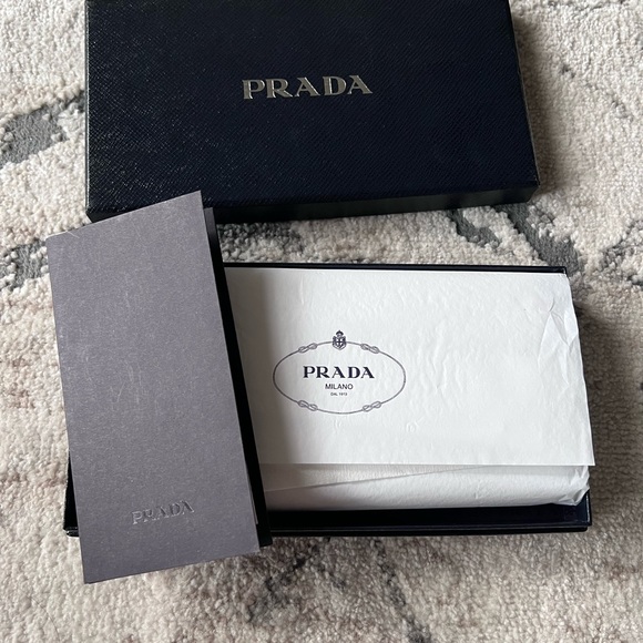 Prada large portafogli saffiano leather lock wallet in black - Picture 7 of 10